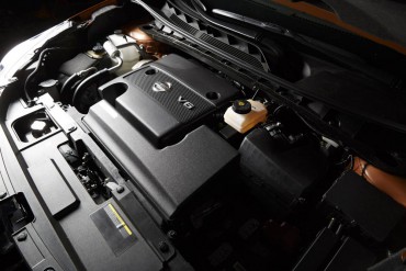 The 3.5L V-6 engine is smooth and efficient like all the Nissan V-6 engines.